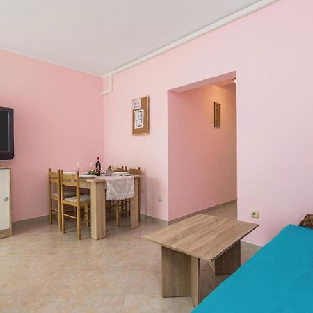 Gorgeous Apartment In Matulji With Kitchen Exterior foto